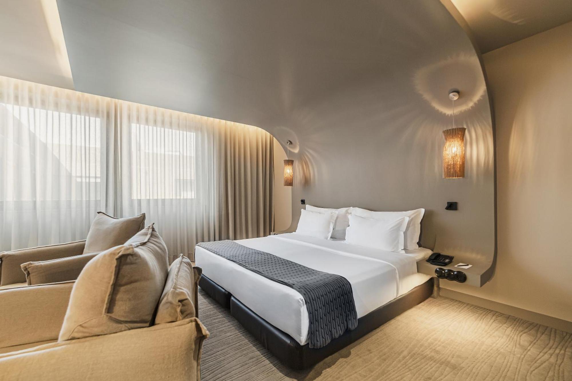 Suite,1572647957:JPEG